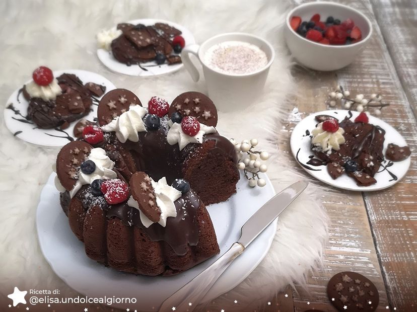 Bundtcake ai Pan di Stelle con frutti di bosco Bundtcake ai Pan di Stelle con frutti di bosco