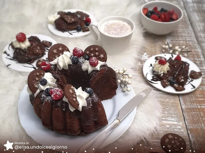 Bundtcake ai Pan di Stelle con frutti di bosco
Bundtcake ai Pan di Stelle con frutti di bosco