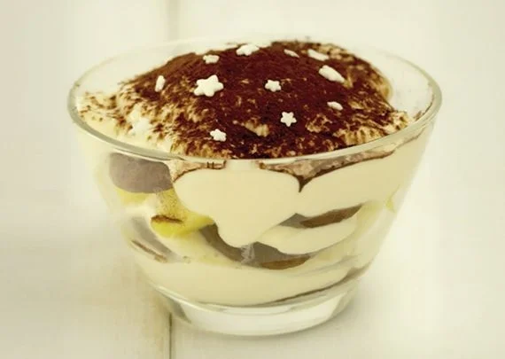 Tiramisù estivo con Pan di Stelle e ananas Tiramisù estivo con Pan di Stelle e ananas