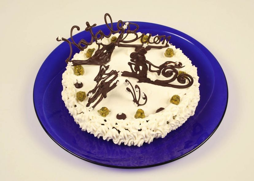 Torta al Cioccolato Pan di Stelle con crema al pistacchio e fiocchi di panna
Torta al Cioccolato Pan di Stelle con crema al pistacchio e fiocchi di panna