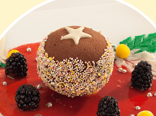 
Ovetto di MoonCake con crema di fragole e more
