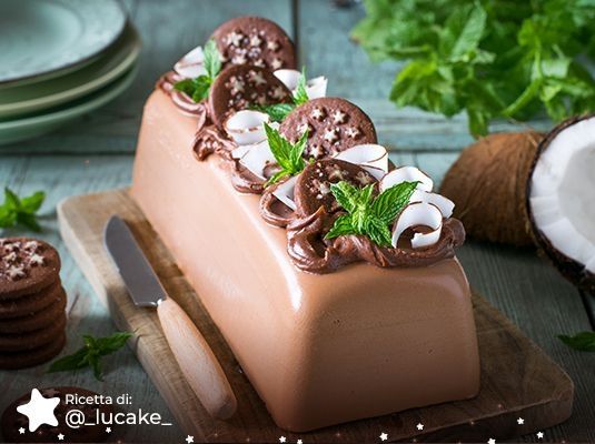 
Mattonella al gianduia, cocco e Pan di Stelle
