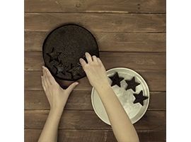 ricavare delle stelle dalla torta Pan di Stelle