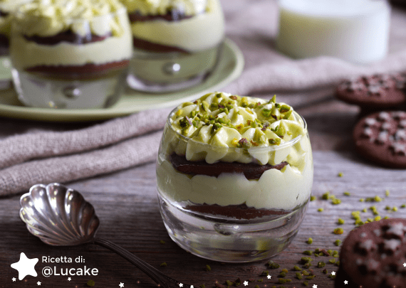 
Tiramisù al Pistacchio e Pan di Stelle
