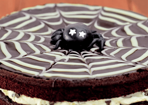 Torta Ragnatela di Halloween con Ragnatela al Cioccolato