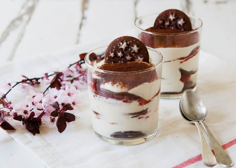 
Tiramisù con Mascarpone e Fragole in Coppetta
