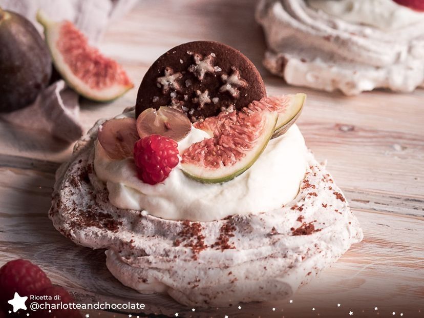 
Mini pavlove con Pan di Stelle, crema e frutta fresca
