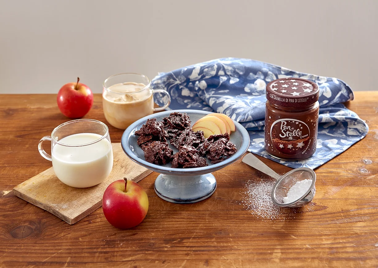 
Biscotti con cornflakes e cioccolato: la colazione con le rose del deserto
