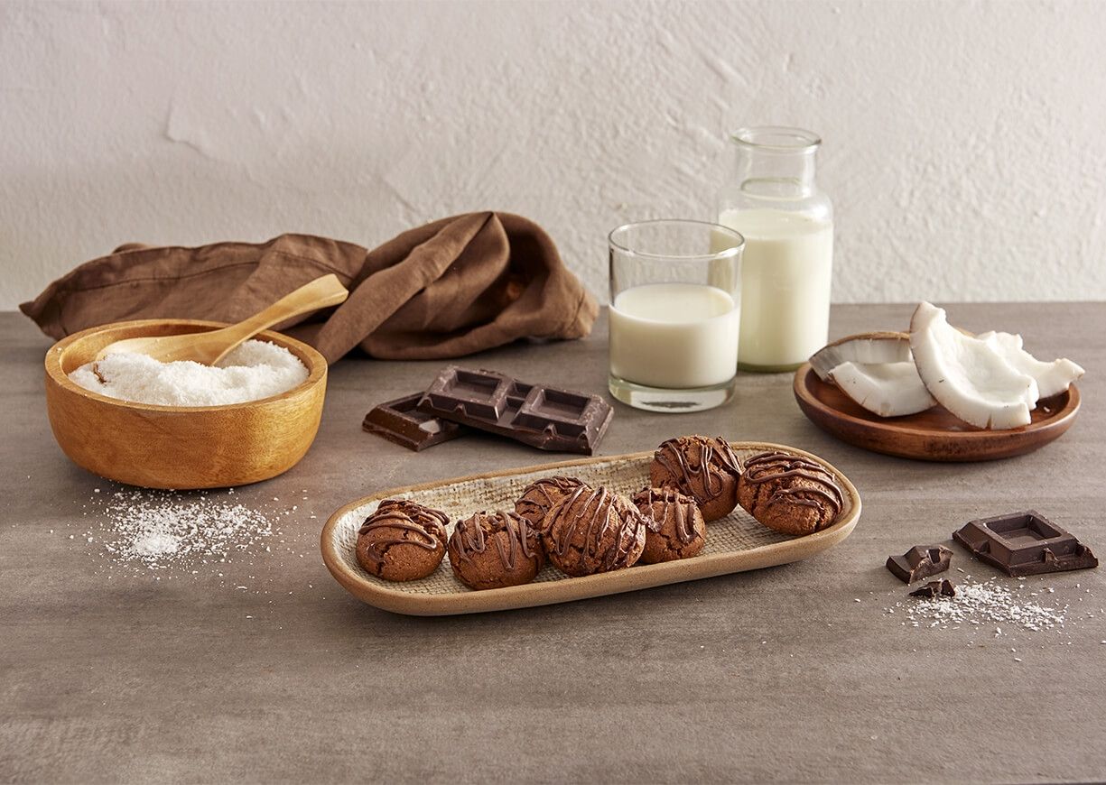 
Biscotti al cocco e cioccolato: ricetta per biscottini morbidi e golosi
