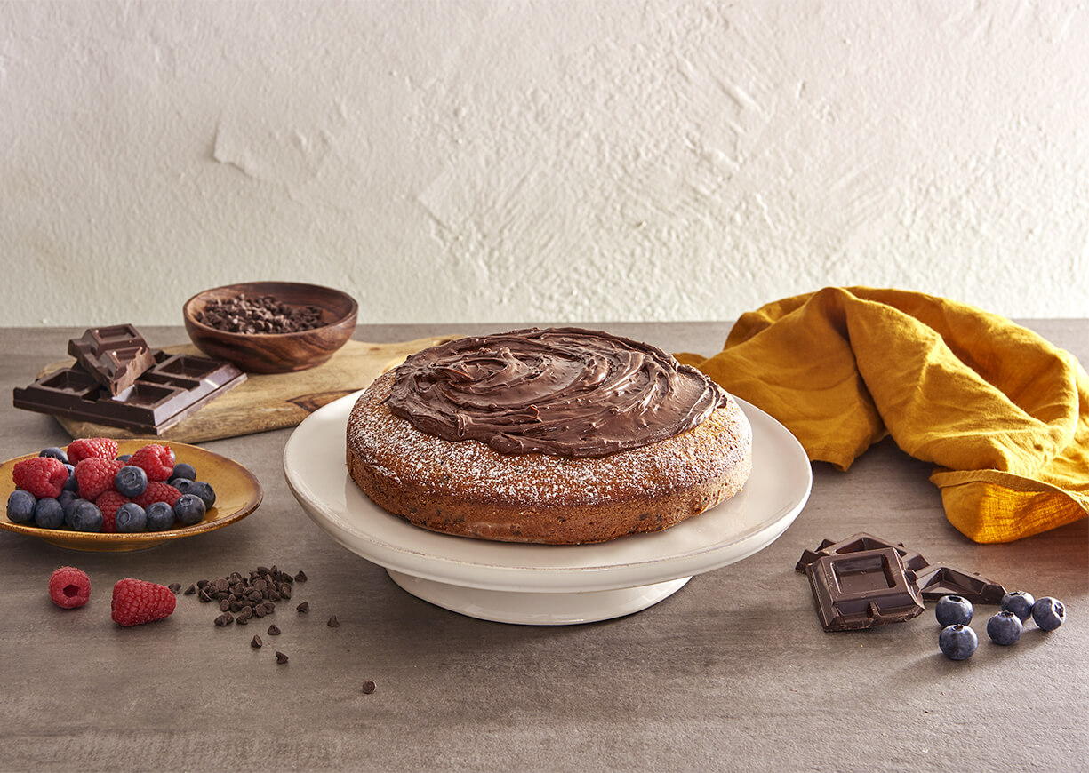 Torta con gocce di cioccolato - ricetta soffice con ingredienti semplici