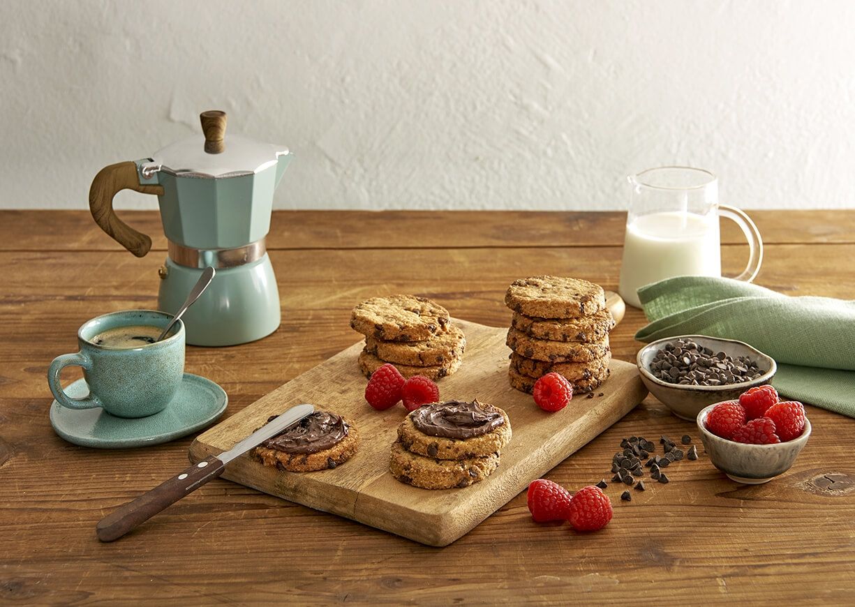 Biscotti integrali con gocce di cioccolato perfetti per la colazione
Biscotti integrali con gocce di cioccolato perfetti per la colazione